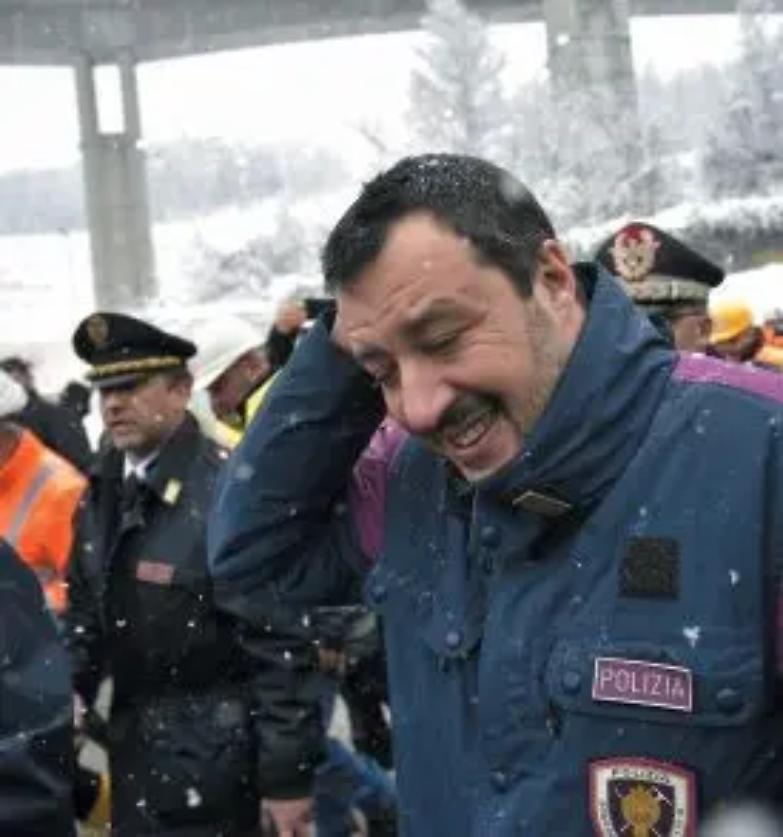 I falchi 5 Stelle insistono: &laquo;Il ministro Salvini si difenda nel processo...&raquo;