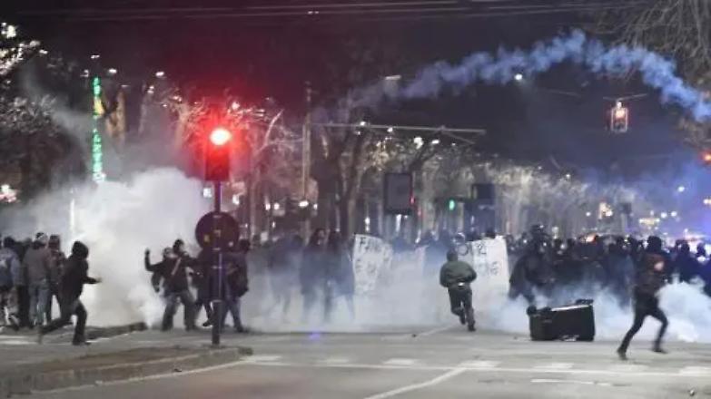 Guerriglia a Torino, arrestati 23 anarchici