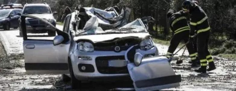 Tempesta di vento sul Centro-Sud, tre morti e feriti