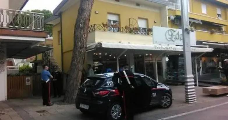 Uccise la compagna in preda a una "tempesta emotiva". I giudici gli dimezzano la pena