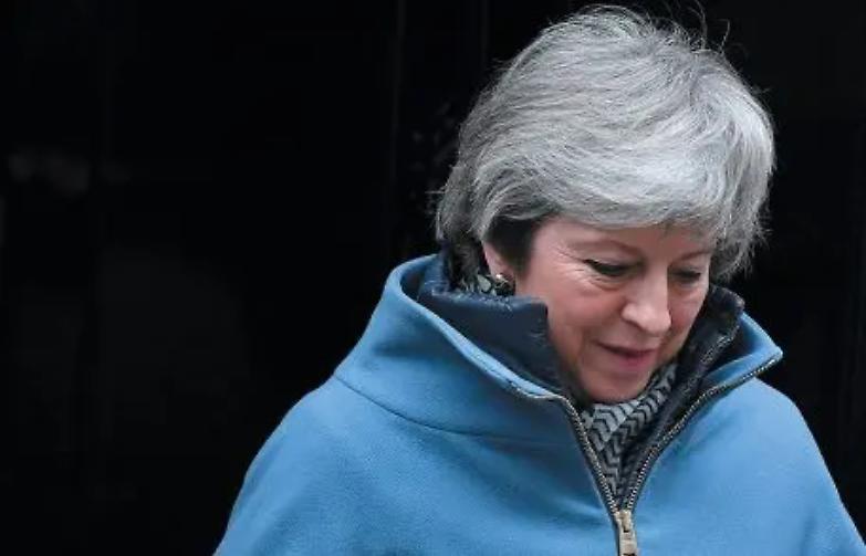 May avverte gli avversari &laquo;Cos&igrave; non usciamo dall&rsquo;Ue&raquo;