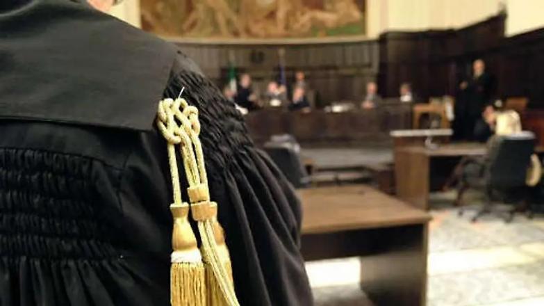 Roma, i legali del Comune alla gogna perch&eacute; vincono la class action sulle buche