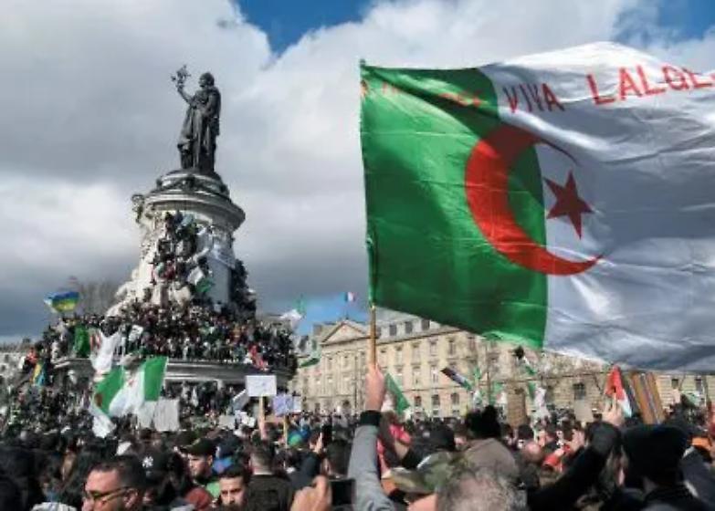 &laquo;Bouteflika era un fantoccio l&rsquo;Algeria vuole la primavera&raquo;