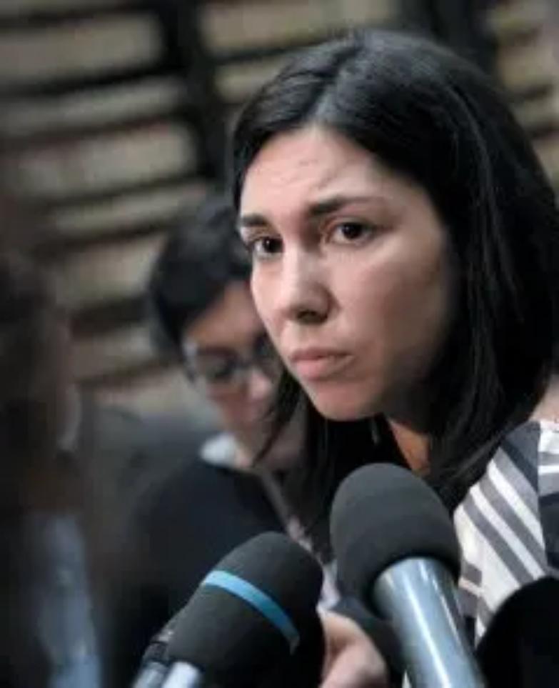 Il nuovo gioco: linciate Giulia Sarti!