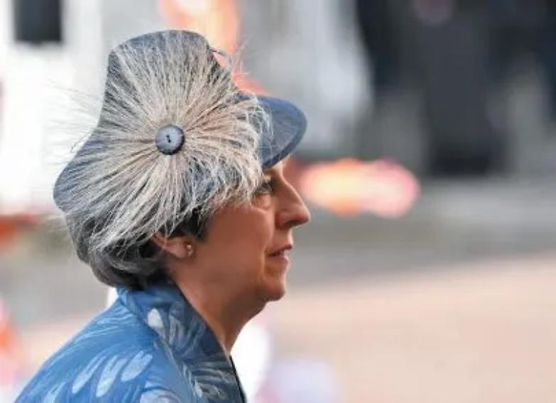 Una Brexit infinita, May vuole andare oltre il 30 giugno