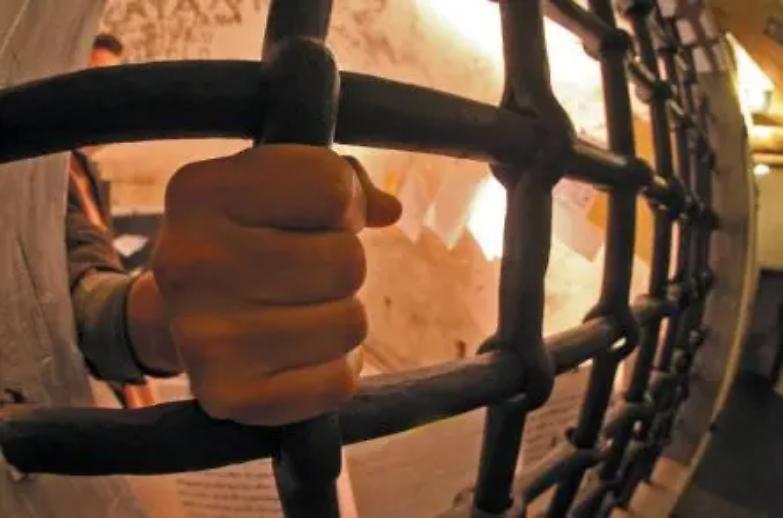 I sanitari nelle carceri: pochi, precari e sottopagati