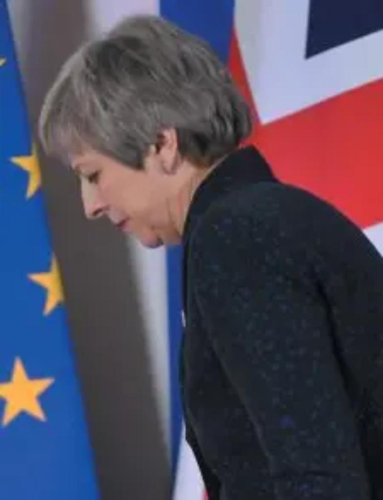 I media britannici sparano sulla May: &laquo;Umiliata dall&rsquo;Ue&raquo;