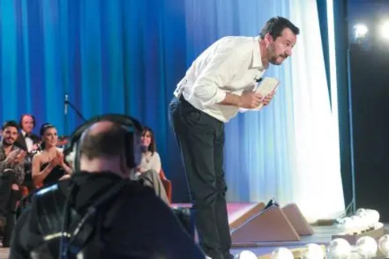 &laquo;Come se fosse mio figlio&raquo;: Rami &ldquo;premiato&rdquo; da Salvini, Di Maio: &laquo;L&rsquo;ho convinto io&raquo;