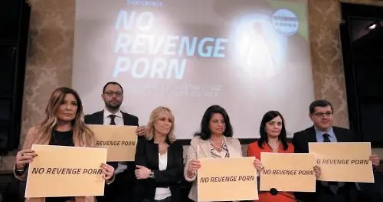 Salta il revenge porn, le donne dell&rsquo;opposizione protestano &laquo;dov&rsquo;&egrave; la Bongiorno?&raquo;