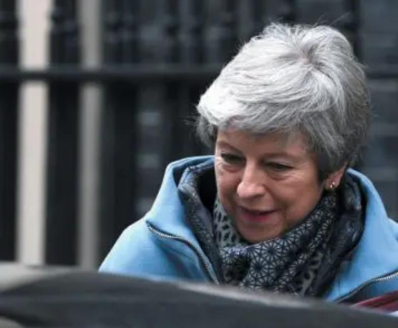 Si rivota l&rsquo;accordo della May