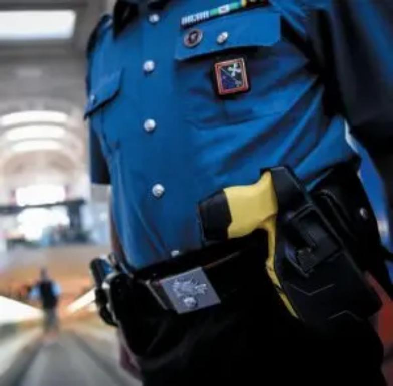 Pistola taser, il Garante: proseguire ma con cautela