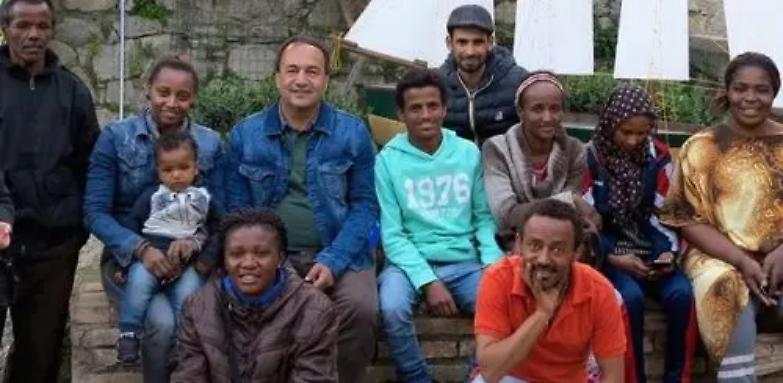 Lucano: &laquo;Io non ho commesso reati&raquo;. Salvini: &laquo;Smetta di deportare migranti&raquo;