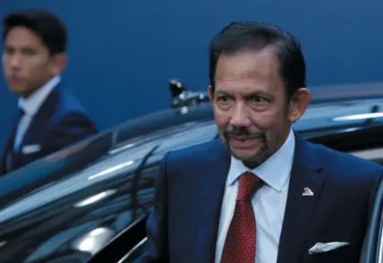 Brunei, entra in vigore la legge coranica: pena di morte per omo e adulteri