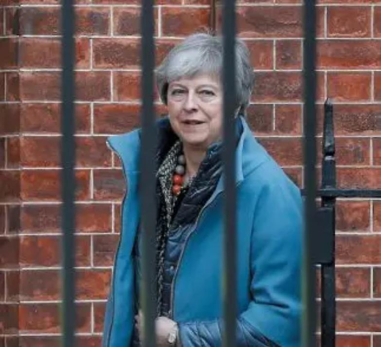 Piove sulla Brexit: allagata la Camera