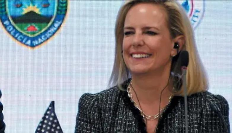 Trump silura la Nielsen: &laquo;Tenera con i migranti&raquo;