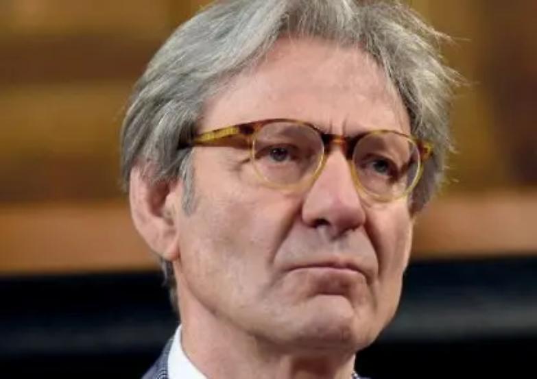 Canzio: &laquo;S&igrave;, l&rsquo;avvocato sia nella Costituzione&raquo;