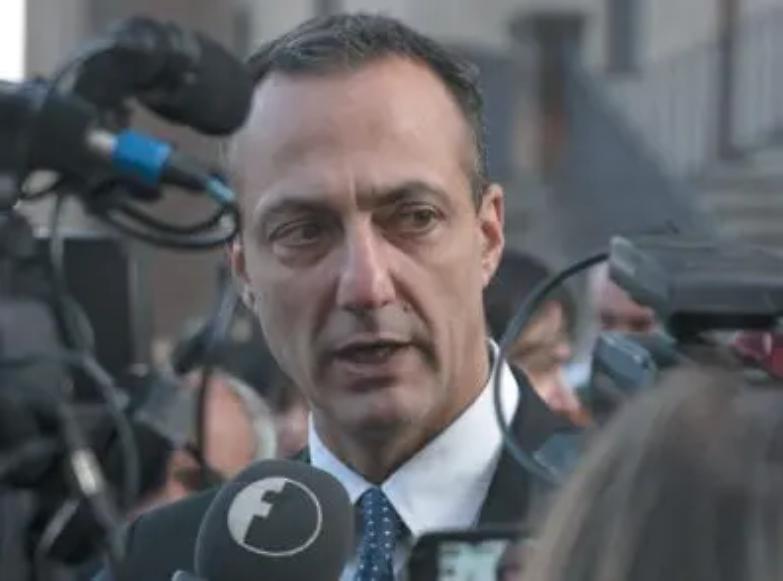 De Vito scrive a Raggi: &laquo;Non mi dimetto perch&eacute; non sono corrotto!&raquo;