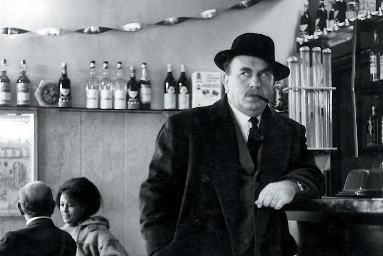 I novant&rsquo;anni del commissario Maigret, amatissimo poliziotto antigiustizialista