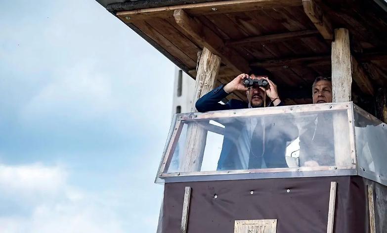 Salvini a lezione da Orban: &laquo;il muro anti migranti &egrave; un esempio&raquo;