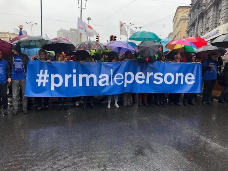 #PrimaLePersone, Napoli in marcia contro il razzismo