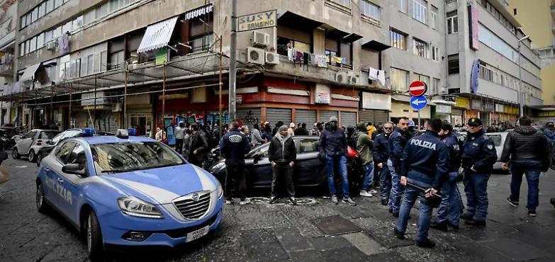 Far-west a Napoli, magistrati e grillini contro Salvini: "Meno tweet e pi&ugrave; sicurezza"