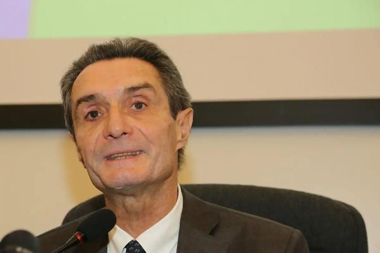 Indagato anche Fontana, Salvini furioso: &laquo;Attacchi vergognosi&raquo;