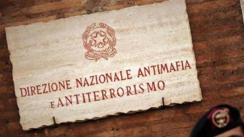 Il "vice-de Raho" trasferito ma rimasto ancora in sede