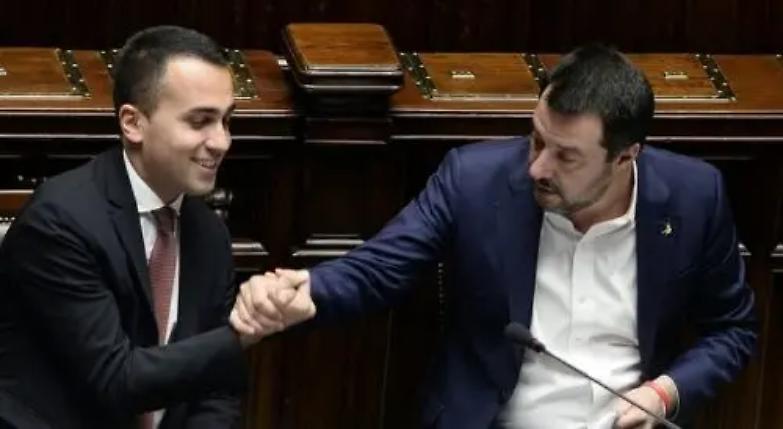 Migranti, nuova stretta di Salvini. Ma &egrave; gelo tra il leader leghista e Di Maio