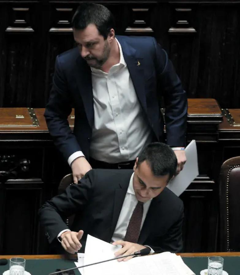 Salvini gela Conte: comando io. Di Maio: arrogante come Renzi