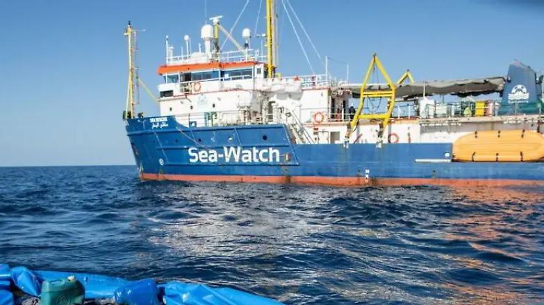 La Sea Watch sfida Salvini e si dirige verso Lampedusa