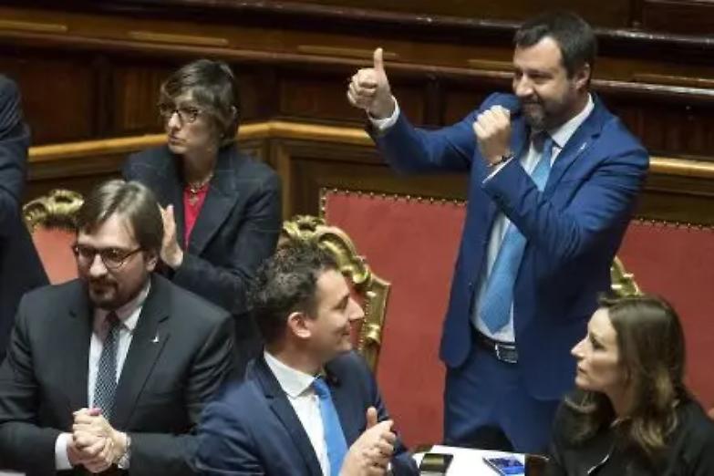 E la Bongiorno fren&ograve; Salvini: cos&igrave; fai la fine del Cav