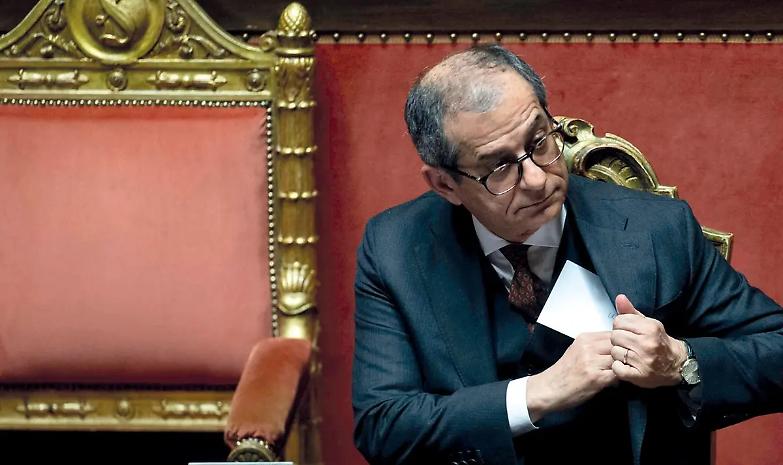 Di Maio smentisce Tria. Caos sulla lettera all&rsquo;Ue. Poi la versione definitiva