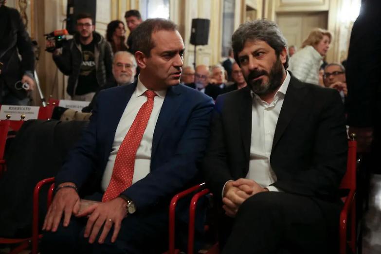 De Magistris chiama Fico: "Lascia Salvini e candidati a Napoli"