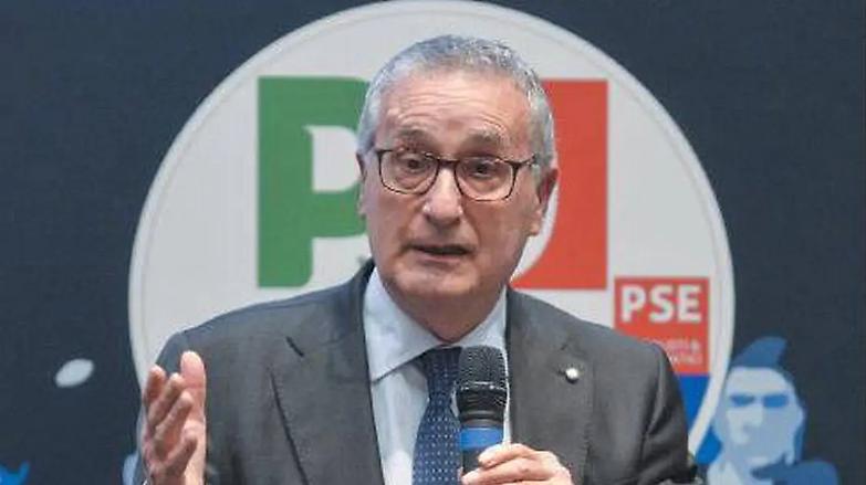 Il fuoco amico di Roberti: &laquo;Zingaretti condanni i renziani Ferri e Lotti&raquo;