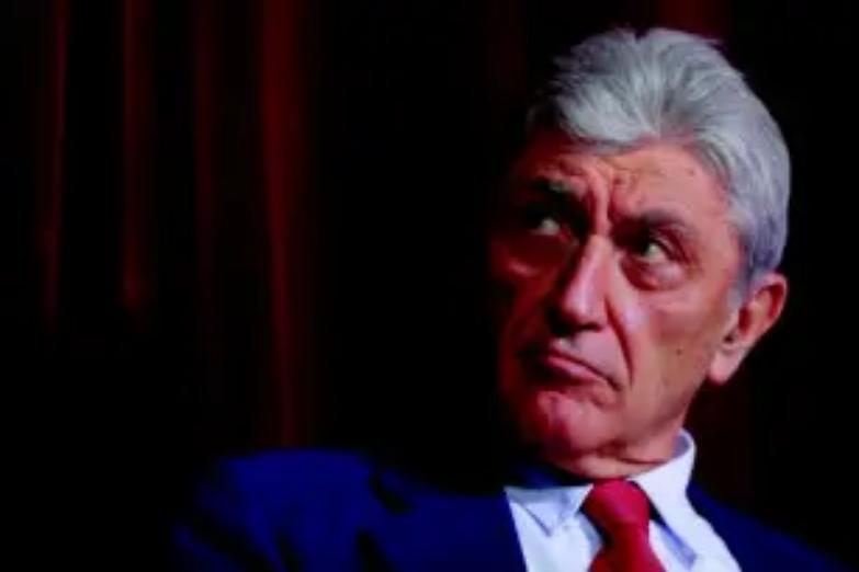 Bassolino: &laquo;Io, assolto dopo 16 anni, dico: la politica non si fa con l&rsquo;arma dei processi&raquo;