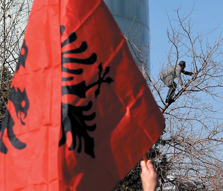 Albania, verso il colpo di stato: elezioni farsa e rischio mafia