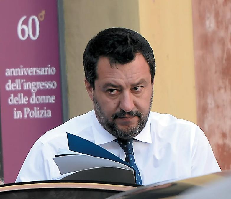 I venti di crisi spazzano palazzo Chigi E Salvini ripensa alle urne