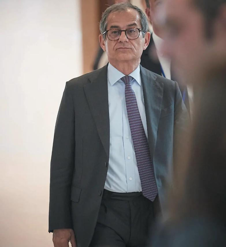 L&rsquo;Ecofin incalza Tria. Di Maio: responsabili ma non siamo fessi