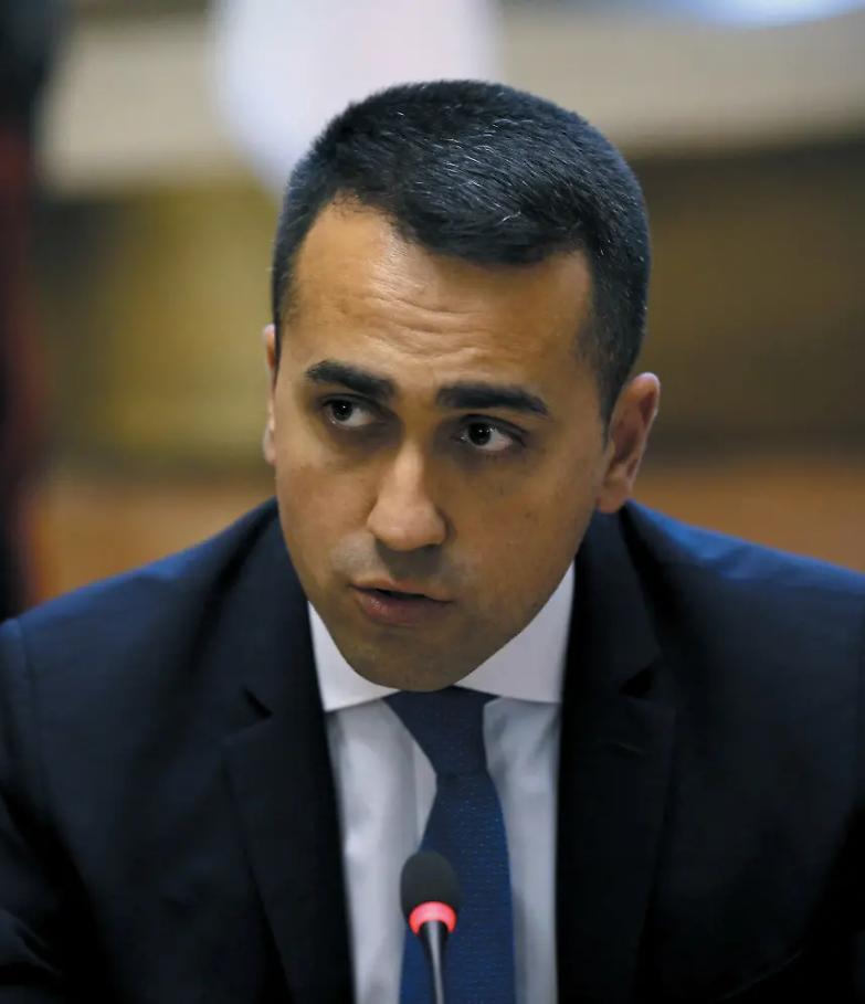 Di Maio ai suoi ministri: &laquo;Il governo va avanti, ora salario minimo&raquo;