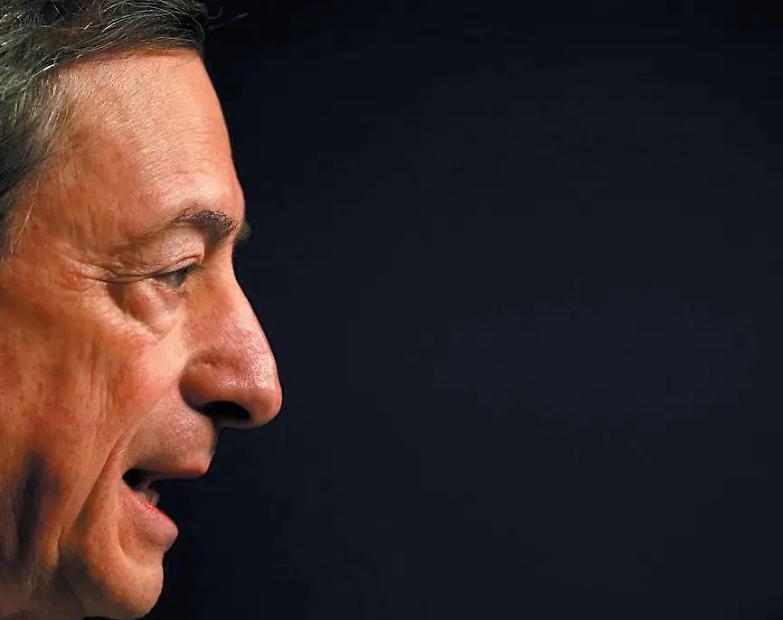 Draghi: per stimolare la crescita abbassare i tassi e Trump si infuria