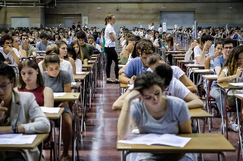 Esami di maturit&agrave;, oggi la seconda prova scritta