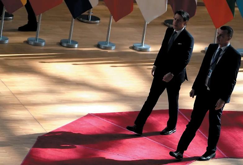 Conte, summit con Merkel e Macron: il negoziato &egrave; difficile, serve fair play