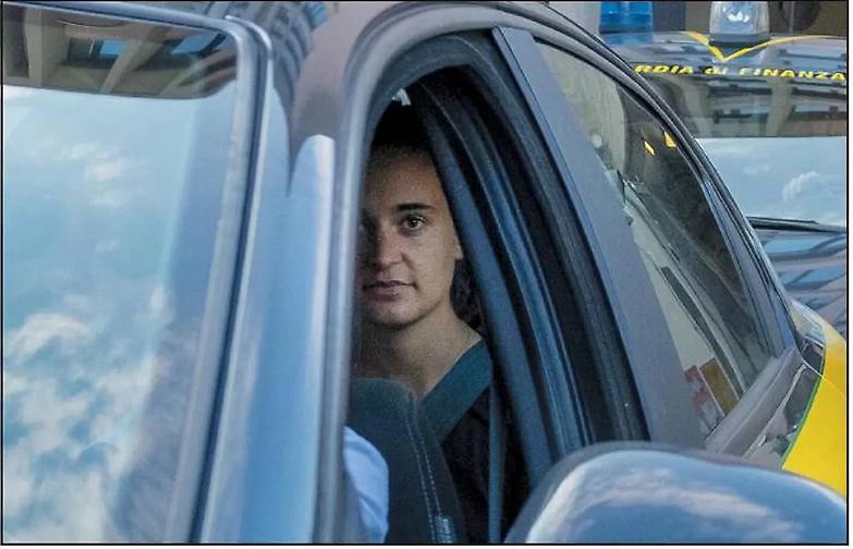 Salvini contro la magistratura: su Carola sentenza politica