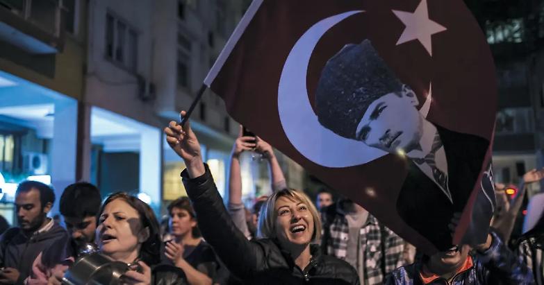 L&rsquo;opposizione turca vuole un referendum anti- Erdogan