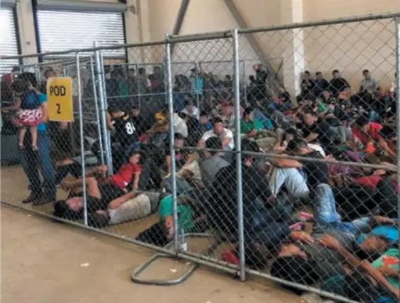 Usa, le foto choc dei migranti latinos in gabbia come topi