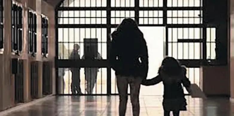 Case famiglia per non avere pi&ugrave; i bambini dietro le sbarre