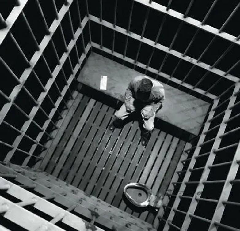 Servizi psichiatrici: manca il personale e si rischia l&rsquo;utilizzo della contenzione