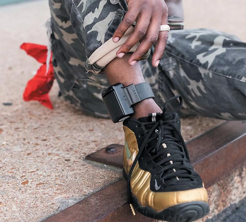 Usa, solo i ricchi liberi con il braccialetto elettronico