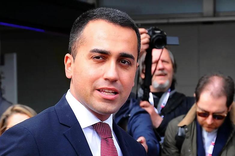 Cos&igrave; Di Maio prova a smarcarsi dalla rissa politica per fare l&rsquo;arbitro