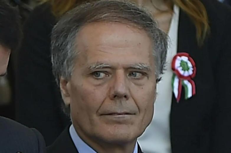 Migranti, il ministro Moavero sa bene che i negoziati non finiscono con un s&igrave; o no